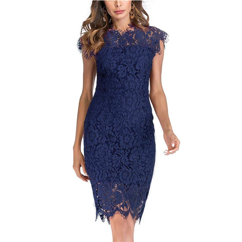 Damen-Scheidenkleid mit romantischer Spitzenborte und taillierter Passform, Größe