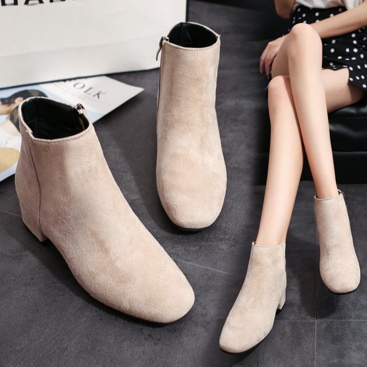 Women's ankle boots with velvety upper and comfortable block heel, size S