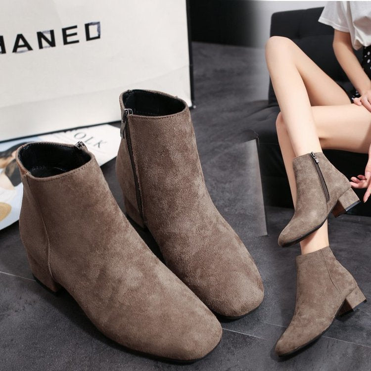 Women's ankle boots with velvety upper and comfortable block heel, size S
