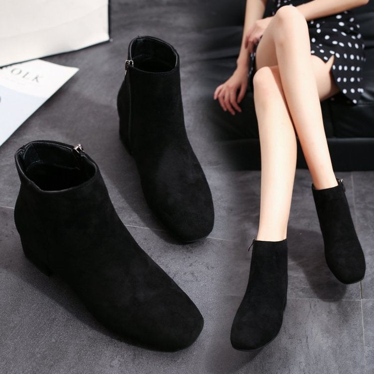 Women's ankle boots with velvety upper and comfortable block heel, size S
