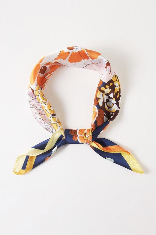 Valenzora | Silk scarf with floral pattern and square shape