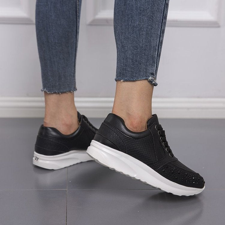 Sportliche Damen-Sneaker mit Glitzer-Elementen und ergonomischer Sohle, Größe S