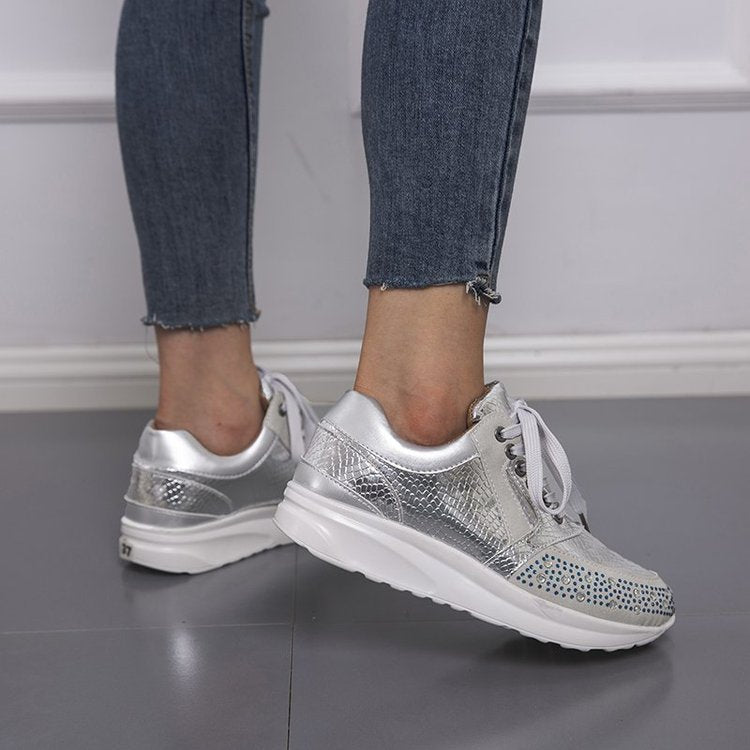 Sportliche Damen-Sneaker mit Glitzer-Elementen und ergonomischer Sohle, Größe S