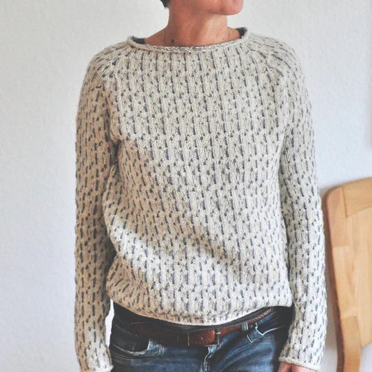Stylish grey cardigan with a round neck