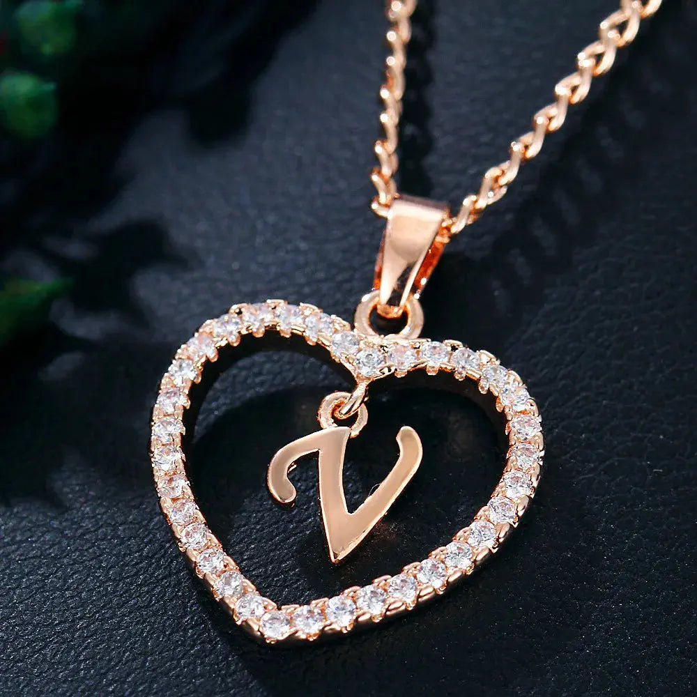 Valenzora | Buchstabe Zirkon Herz Halskette Anhänger Schmuck