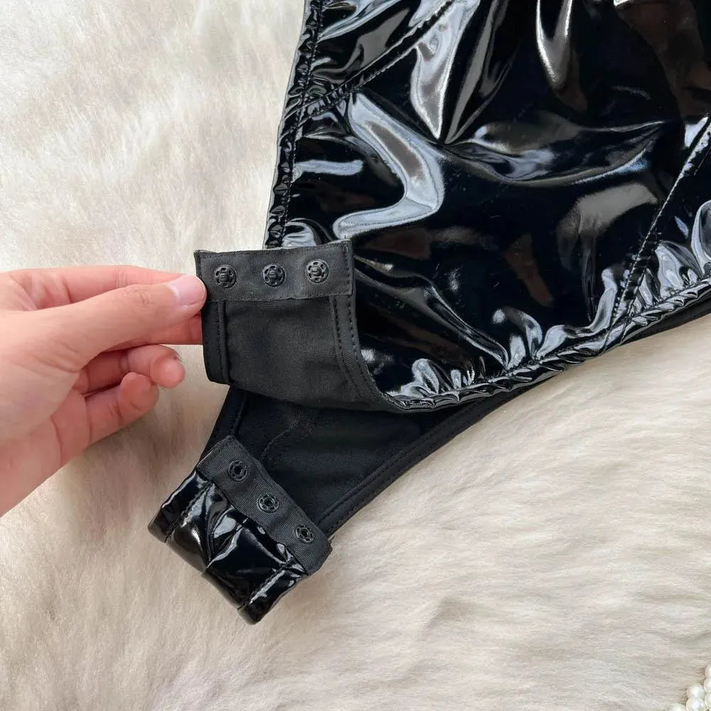 Valenzora | Body Donna made of PU leather with V-neck