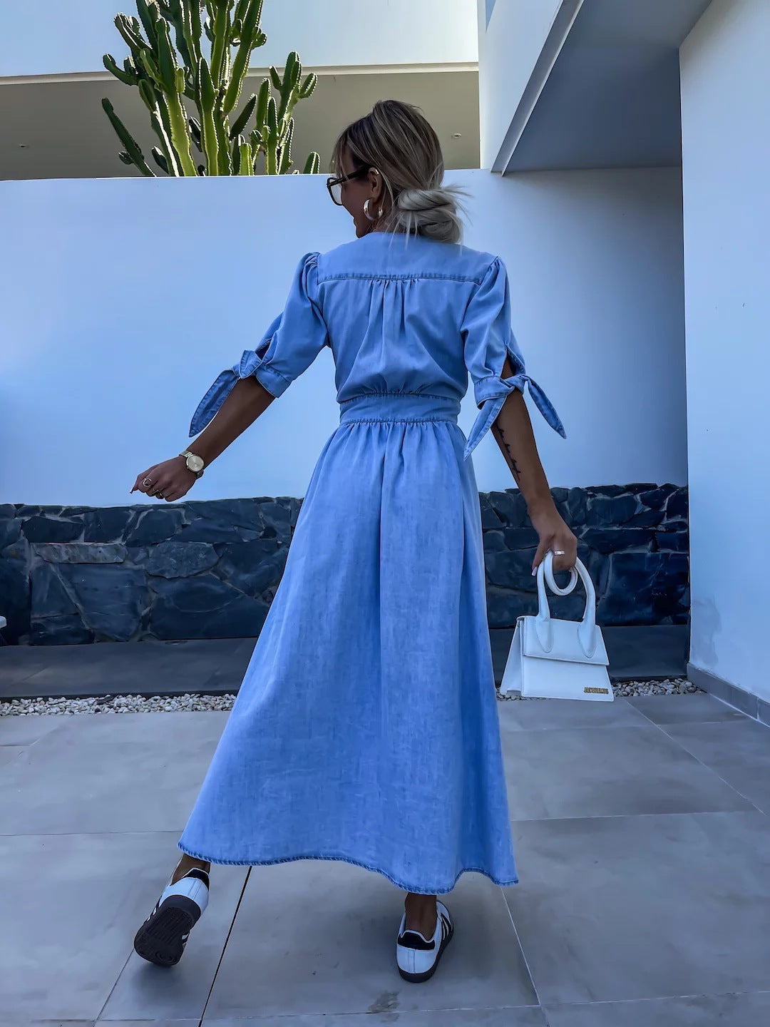 Valenzora | Modernes Jeanskleid