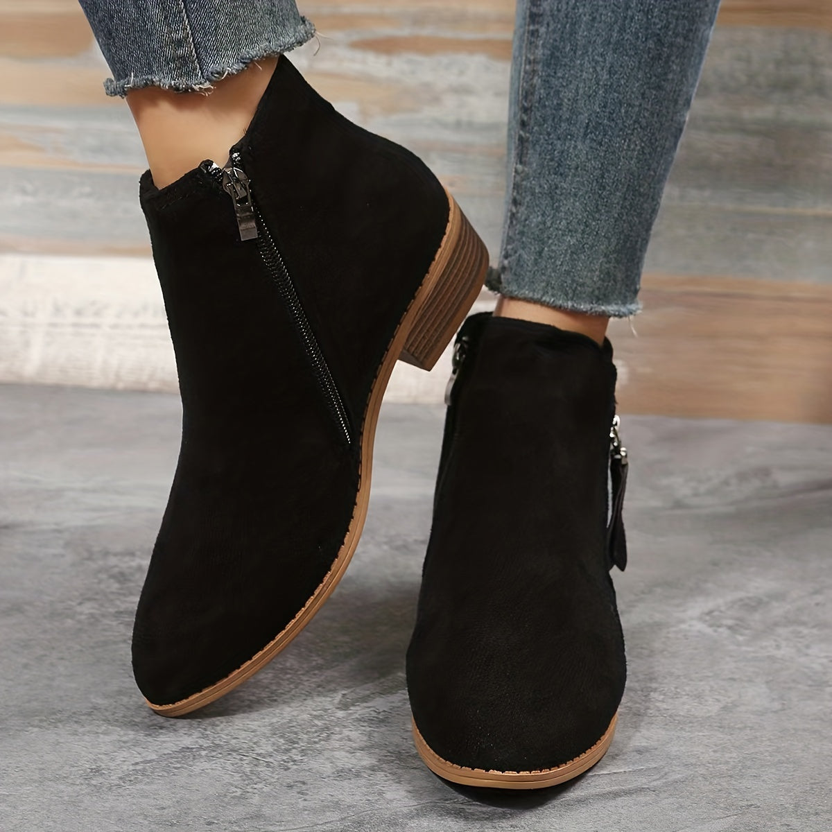 Valenzora - elegant pointed ankle boots with heel and zipper
