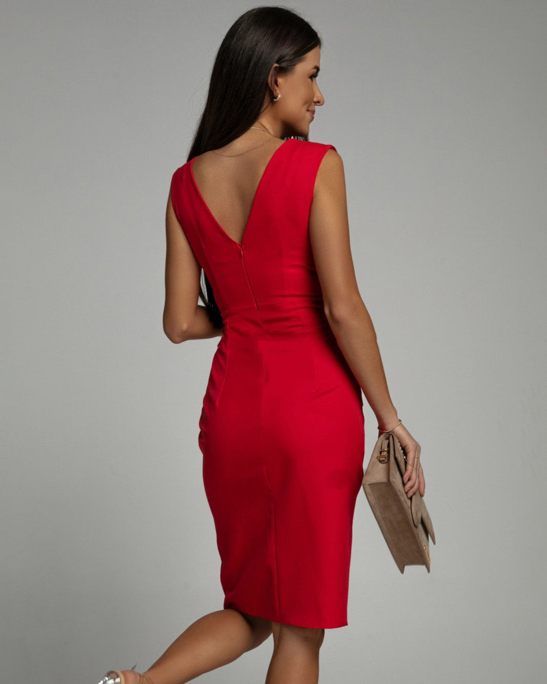 Valenzora | V-neck dress with slit