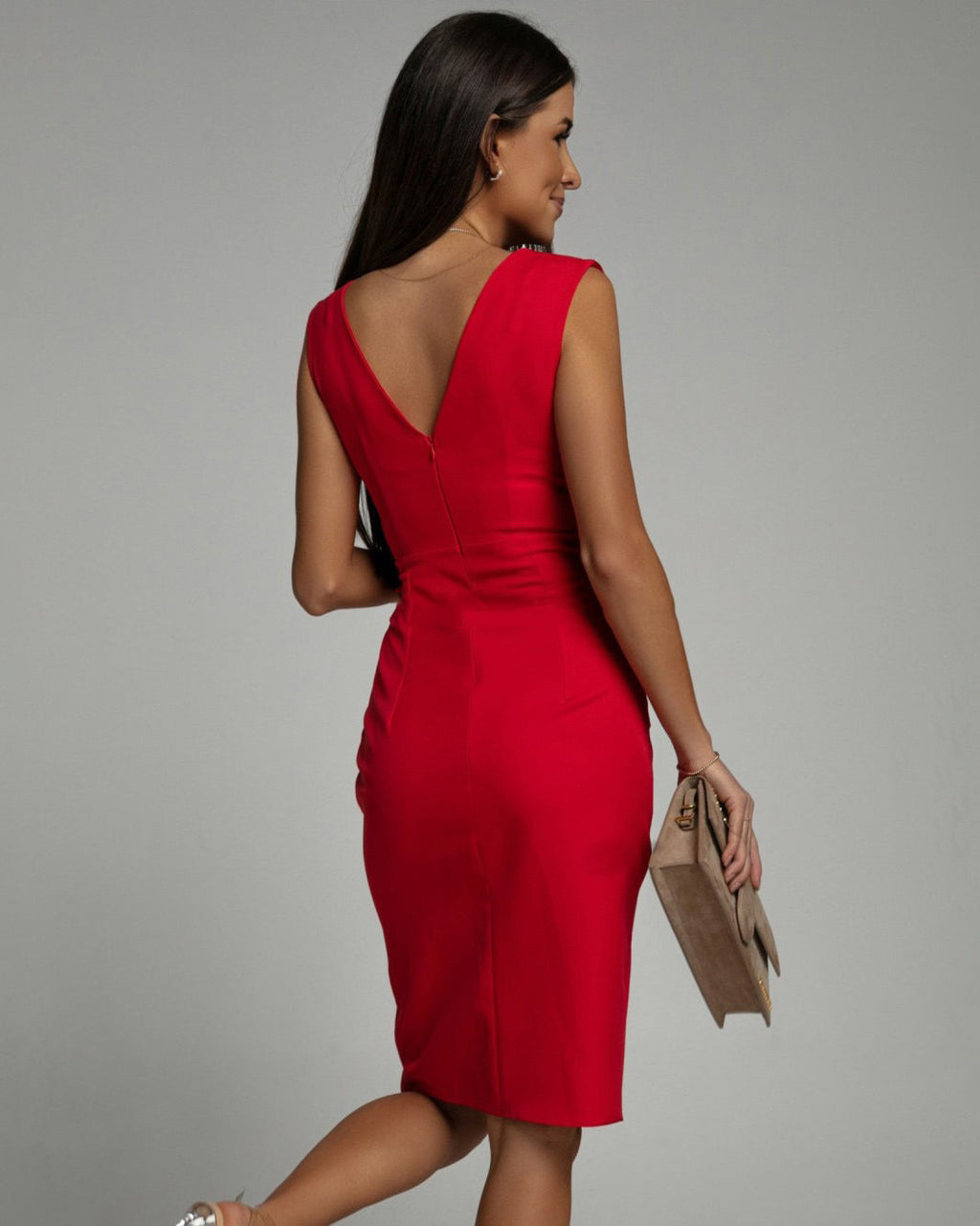 Valenzora | Stylish pleated midi dress