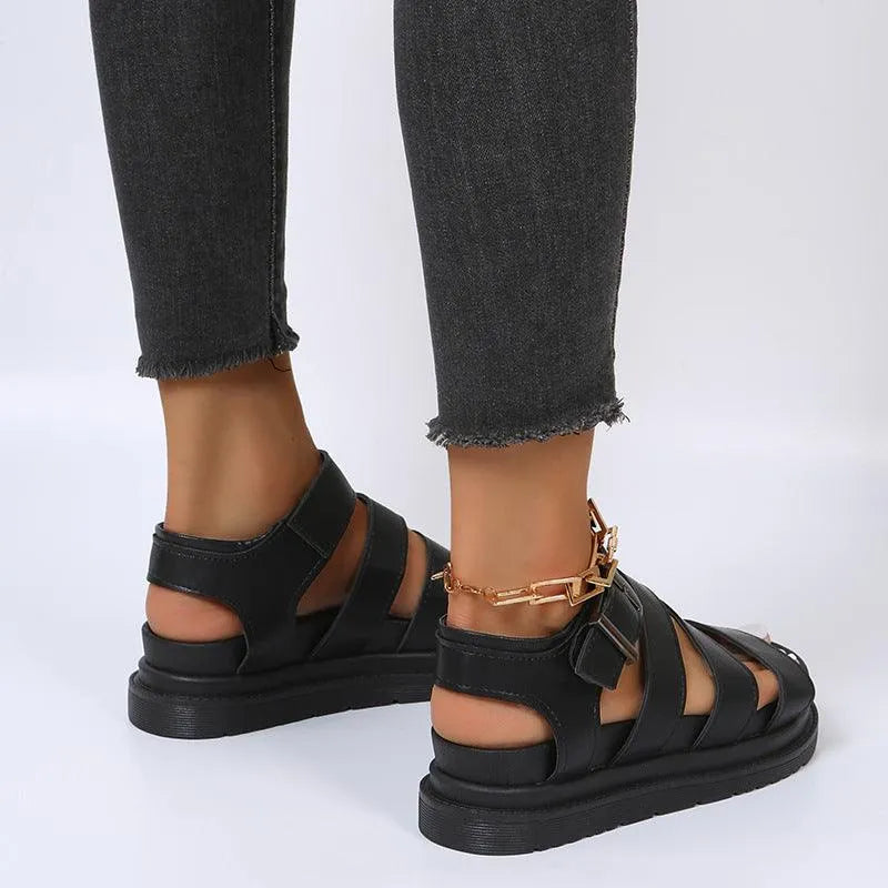 Valenzora | Sandals with buckle and platform with open toes