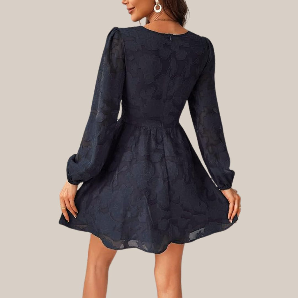 Valenzora | Chic long-sleeved dress with a deep V-neck