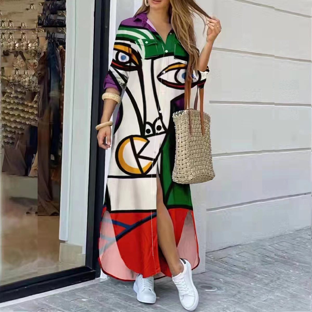 Valenzora | Langes Freizeitkleid mit Gesichtsmuster und Schlitz