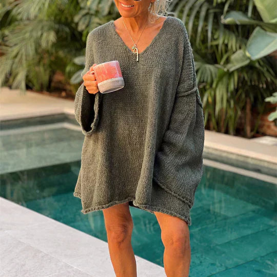 Damenpullover mit V-Ausschnitt und Details aus Grobstrick