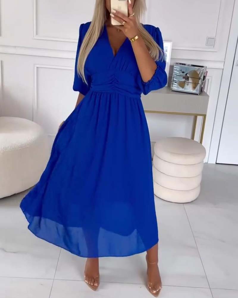 Valenzora | Solid-color fitted dress with V-neck