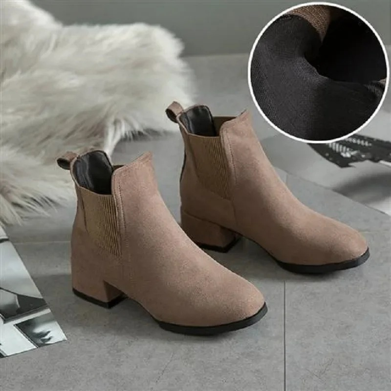 Valenzora | Elegant entry-level ankle boots with block heel, women's ankle boots