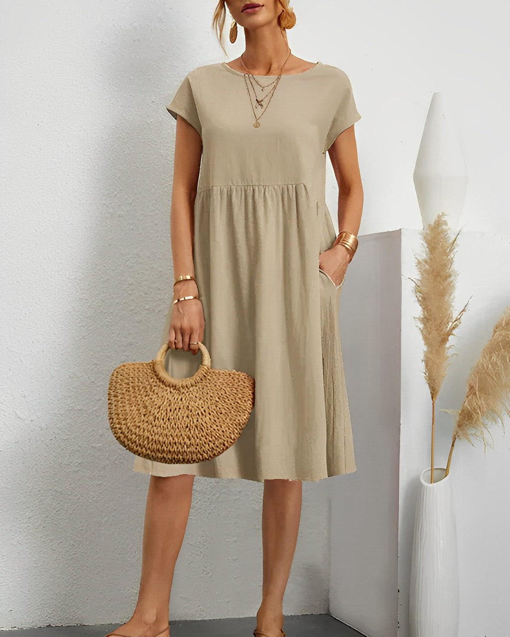 Valenzora | Midi dress with side pockets