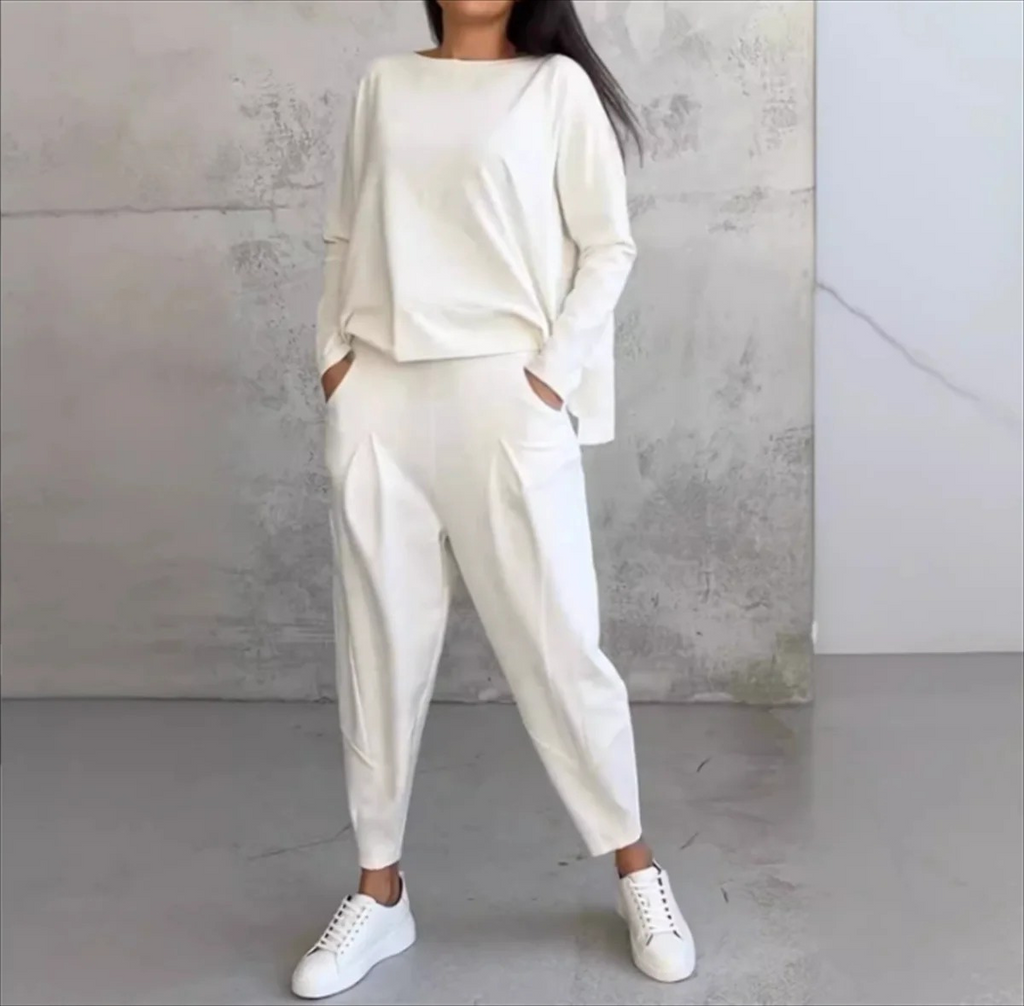 Valenzora | Women's Loungewear Set with Long-Sleeved Top and Relaxed Fit, Two-Piece