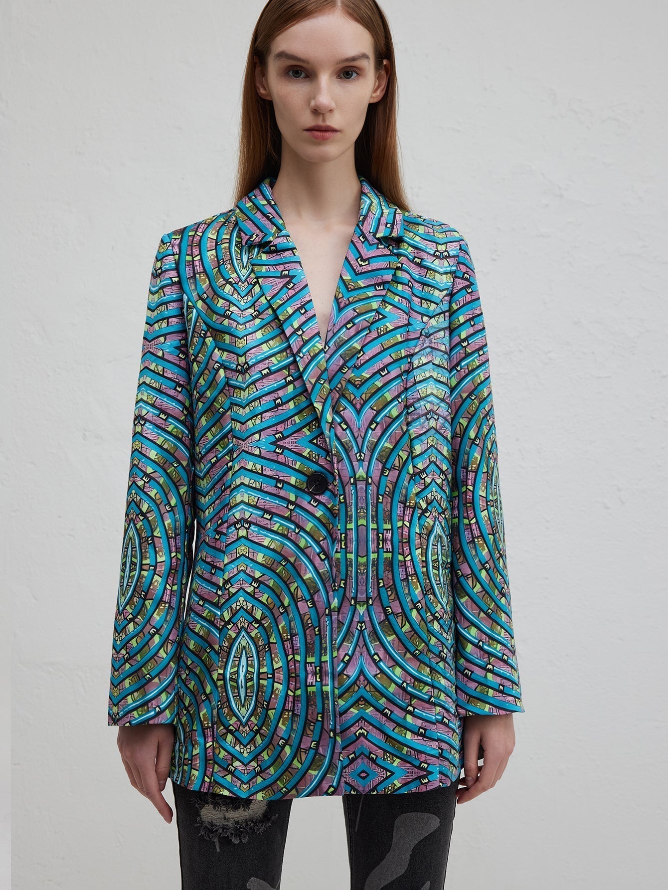 Valenzora | Stylish office suit in a blue abstract pattern