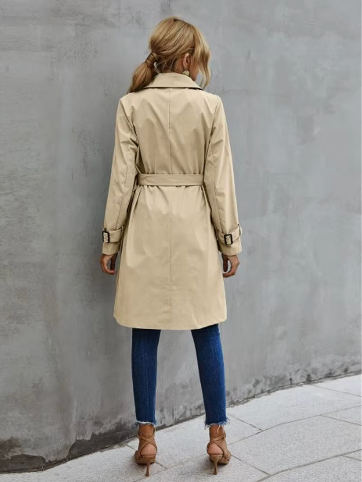 – Long-sleeved casual trench coat