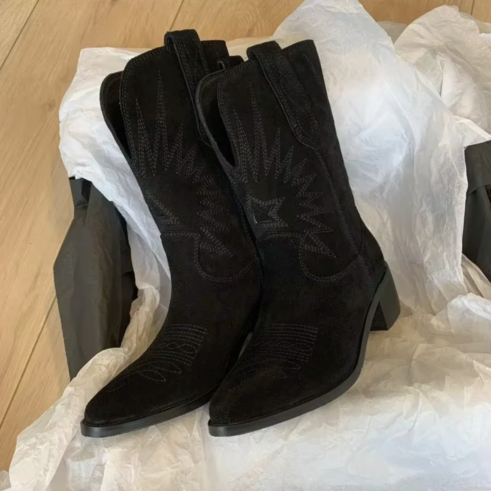 Valenzora | Broderede vintage boots