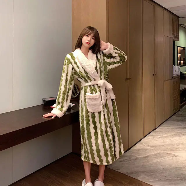 Valenzora | Soft and warm bathrobe with beautiful patterns for women