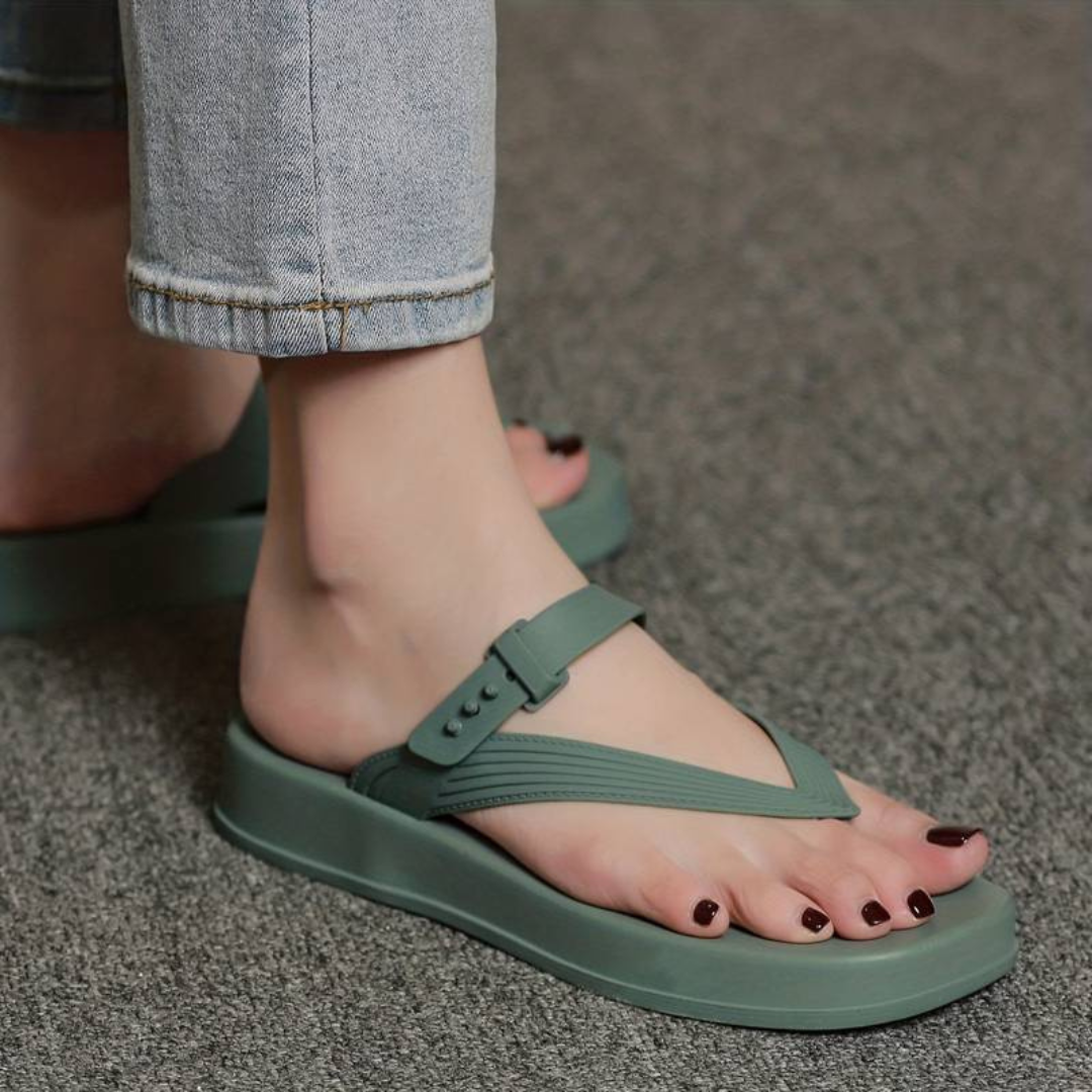 Sandals | Stylish thong sandals for women