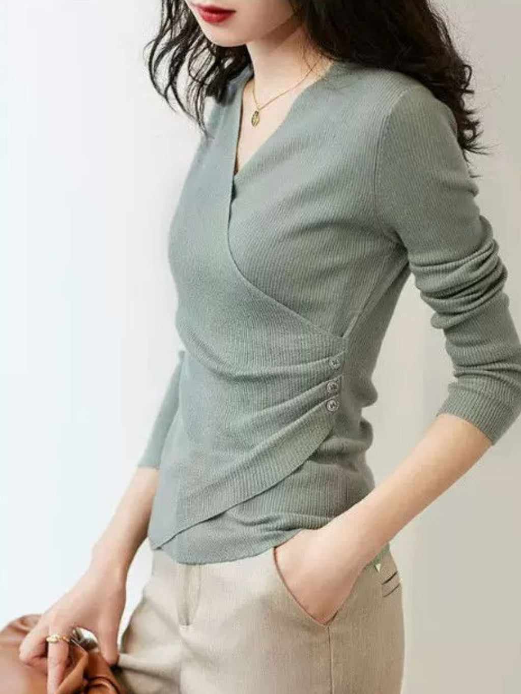 Valenzora | Casual V-neck solid color knit top green