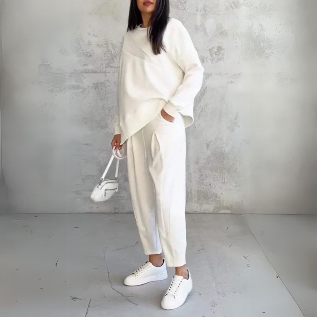 Valenzora | Leisure suit for comfort and style