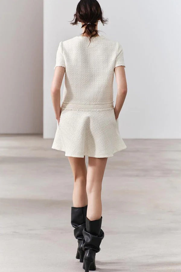Valenzora | 1960s London Girl Tweed Textured Short-Sleeved Dress with Gold Buttons and Pockets
