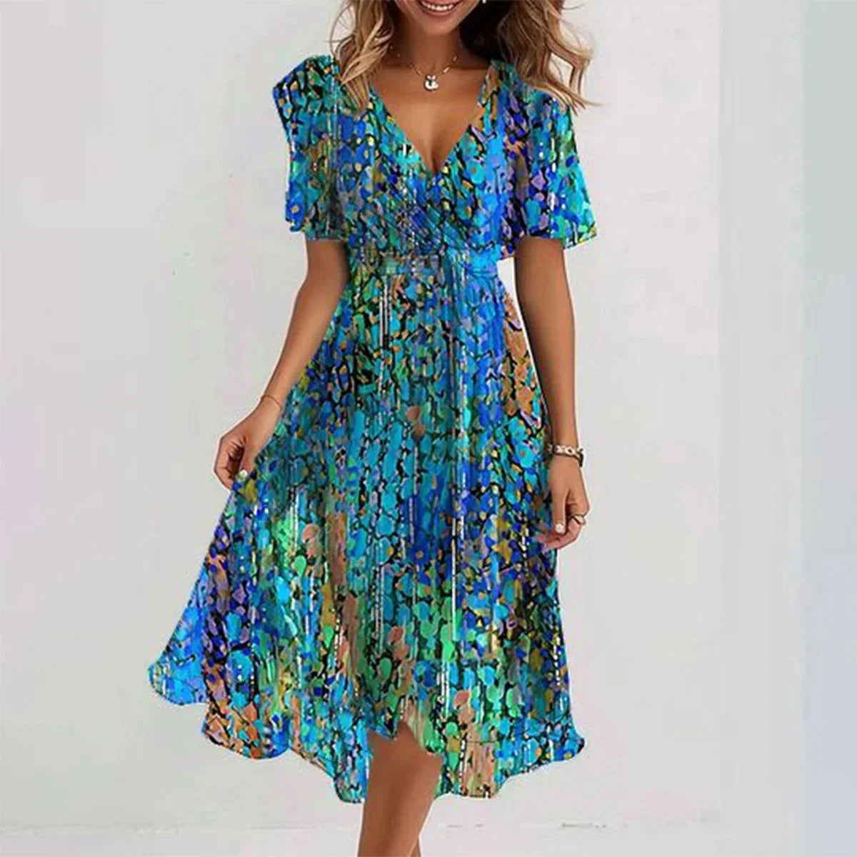 Valenzora | Elegant dress with short sleeves