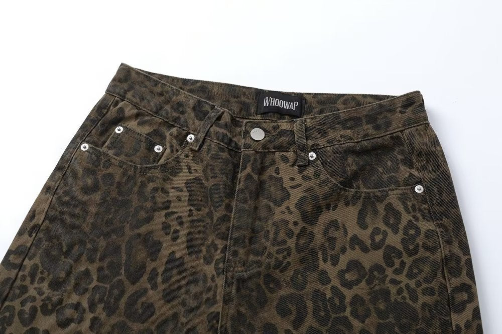 Jeans mit Leopardenmuster
