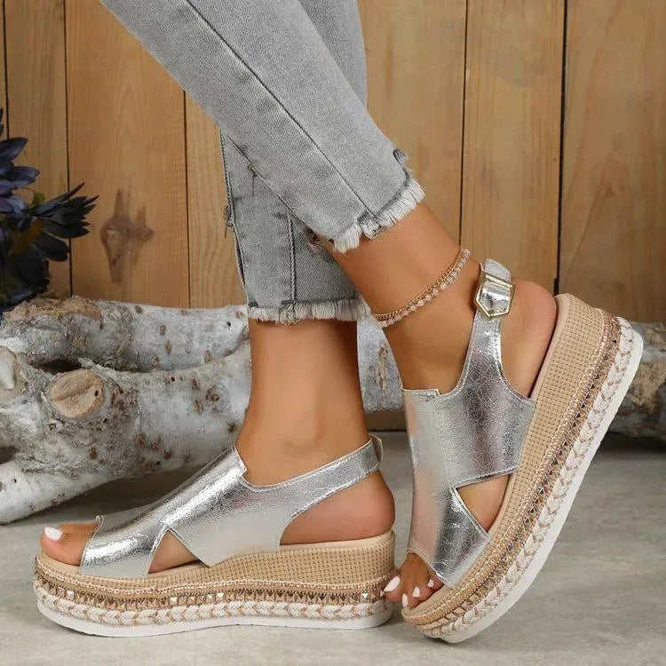 Valenzora | shiny sandals