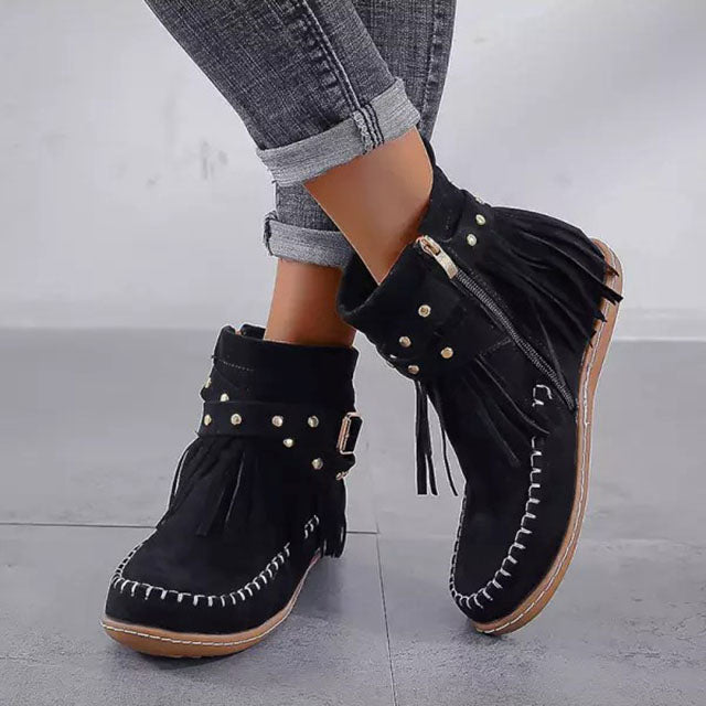 Vintage warm boots with fringe