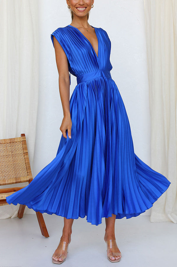 Valenzora | Hello Beautiful Satin-Plissee-Midikleid