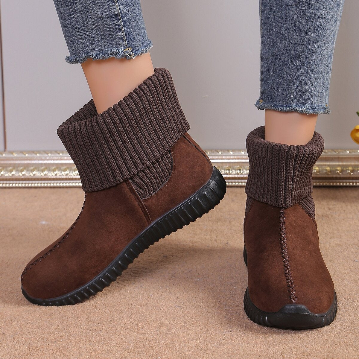 Valenzora | Flat and knitted ankle boots