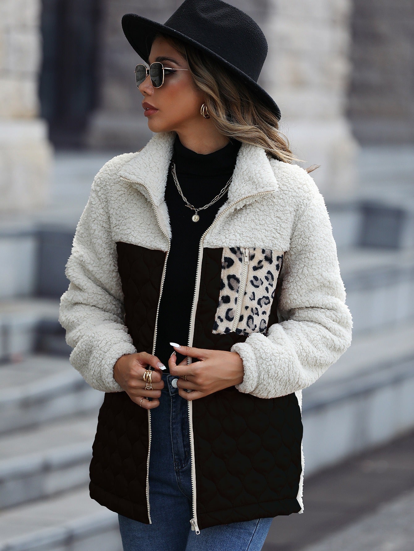 Valenzora | Fashionable Sherpa Coat with Printed Pocket