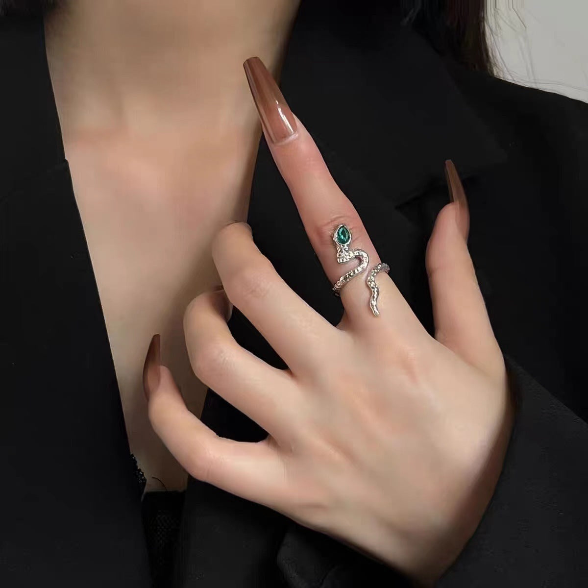 Valenzora | Adjustable snake ring made of cubic zirconia
