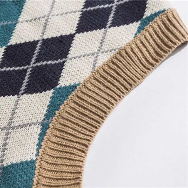 Blockgestrickte Weste mit Rautenmuster