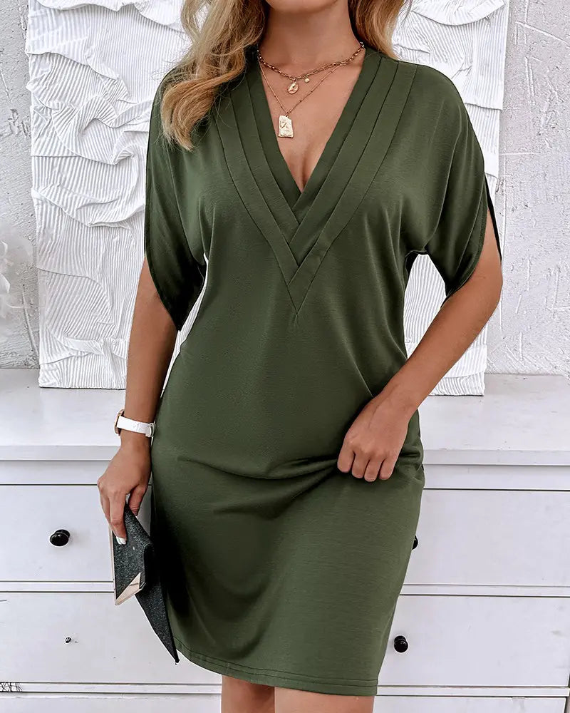 Valenzora - Casually chic V-neck mini dress in olive green | Versatile V-neck mini dress for every occasion