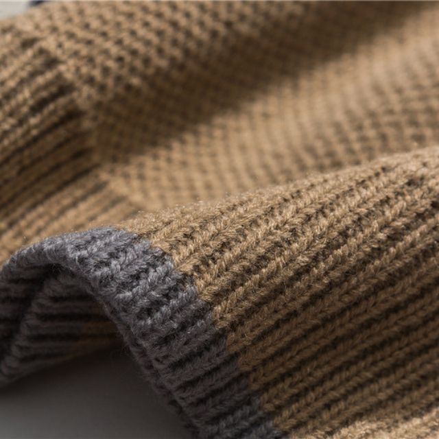 Blockgestrickte Weste mit Rautenmuster