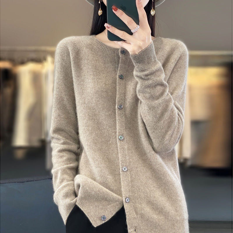 Valenzora | Merinowoll-Strickjacke mit Rundhalsausschnitt und langen Ärmeln