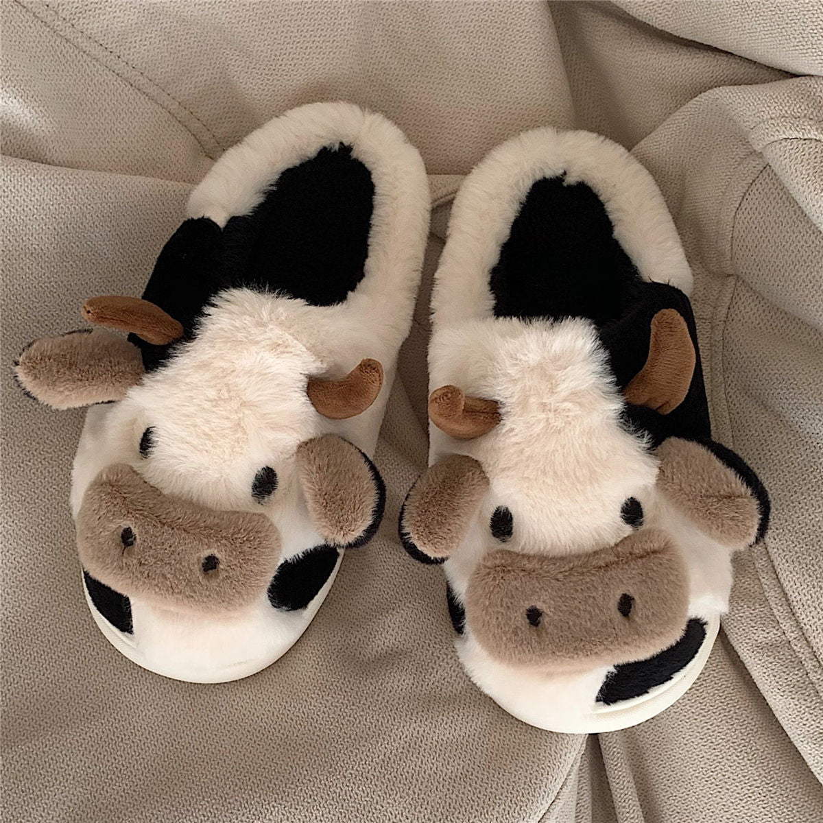 Valenzora | Cow slippers for women