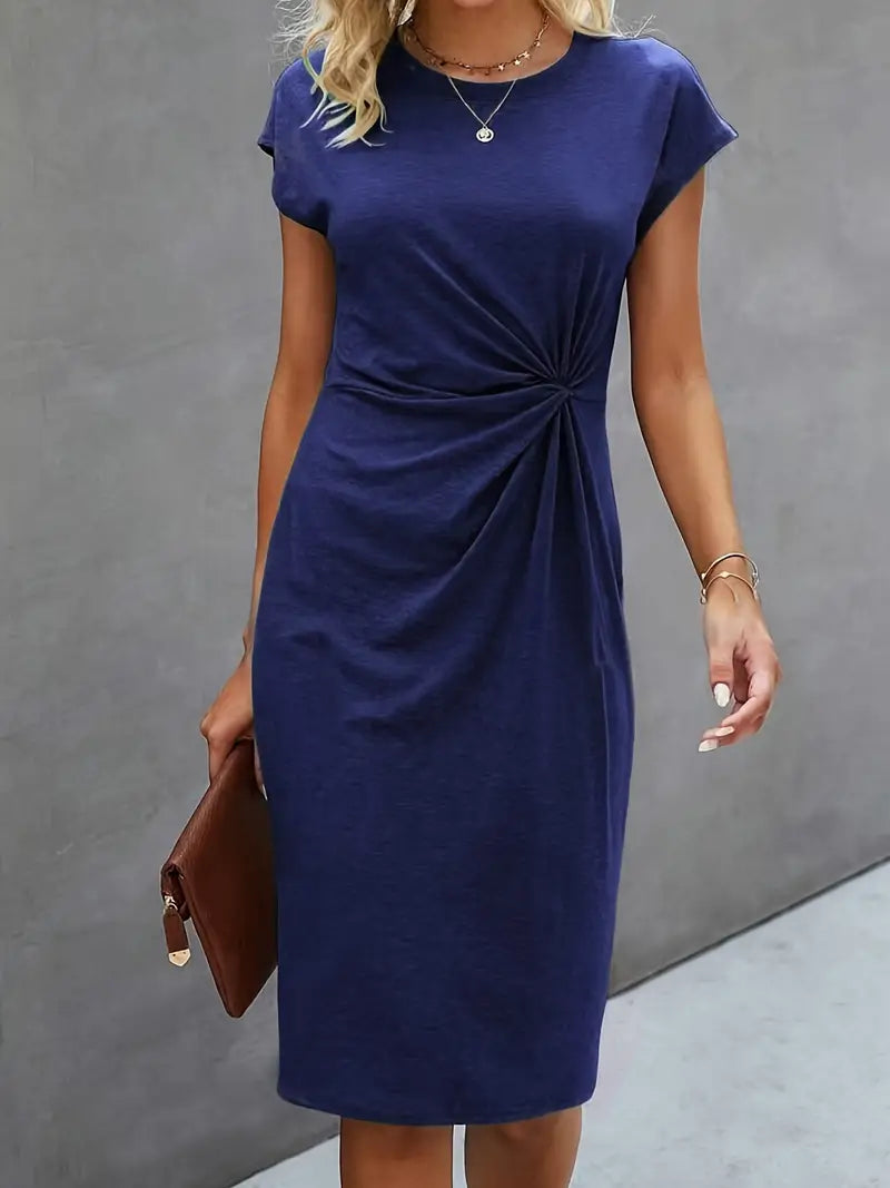 Valenzora | Stylish figure-hugging dress with a round neckline