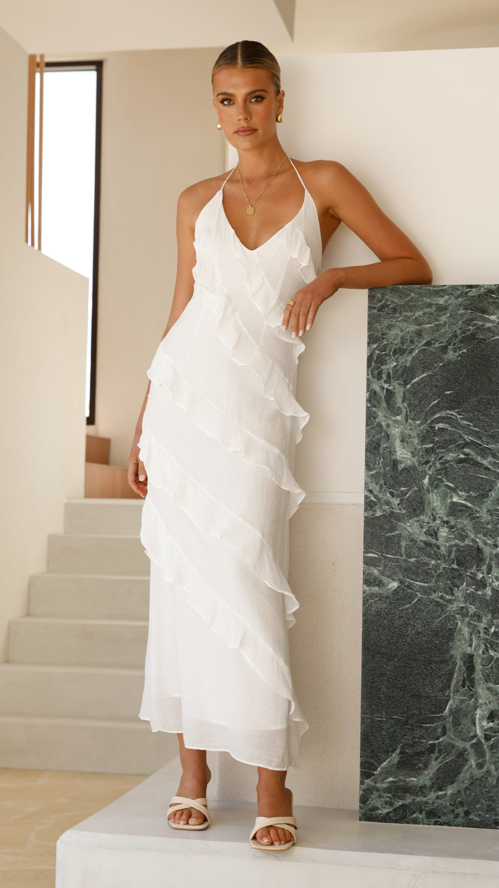 Valenzora | Dress with playful ruffles