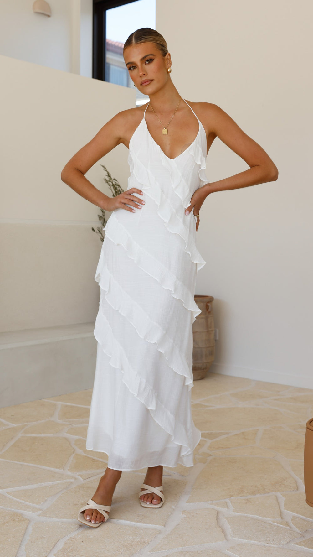 Valenzora | Dress with playful ruffles