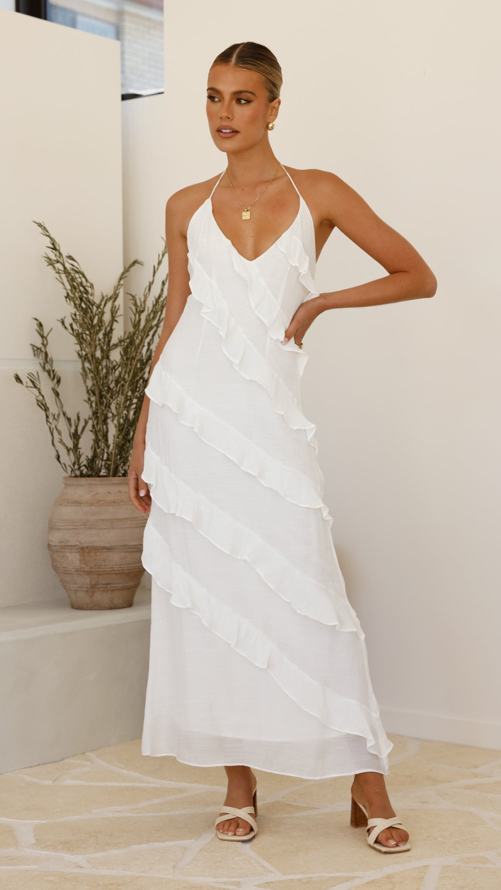 Valenzora | Dress with playful ruffles