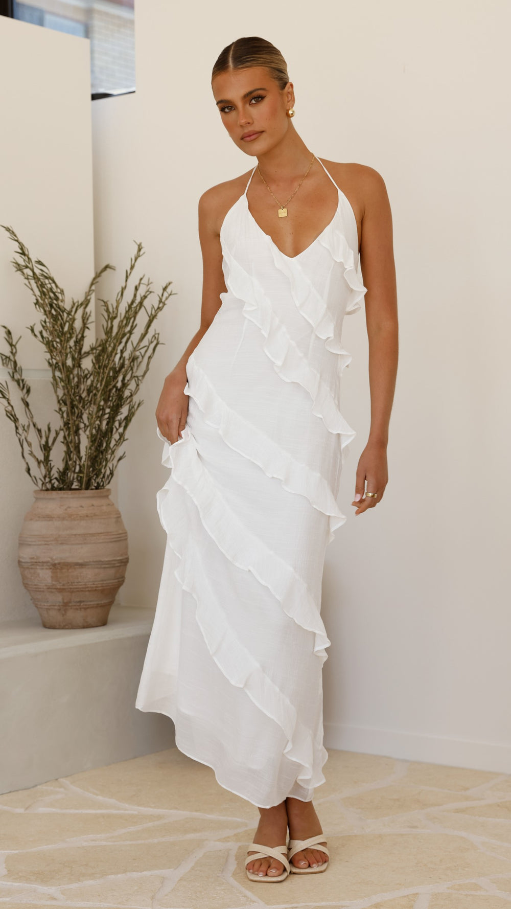 Valenzora | Dress with playful ruffles