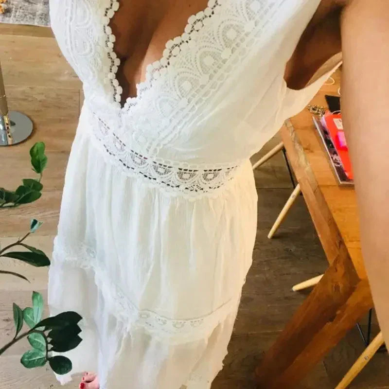 Valenzora | Spitzenkleid mit V-Ausschnitt