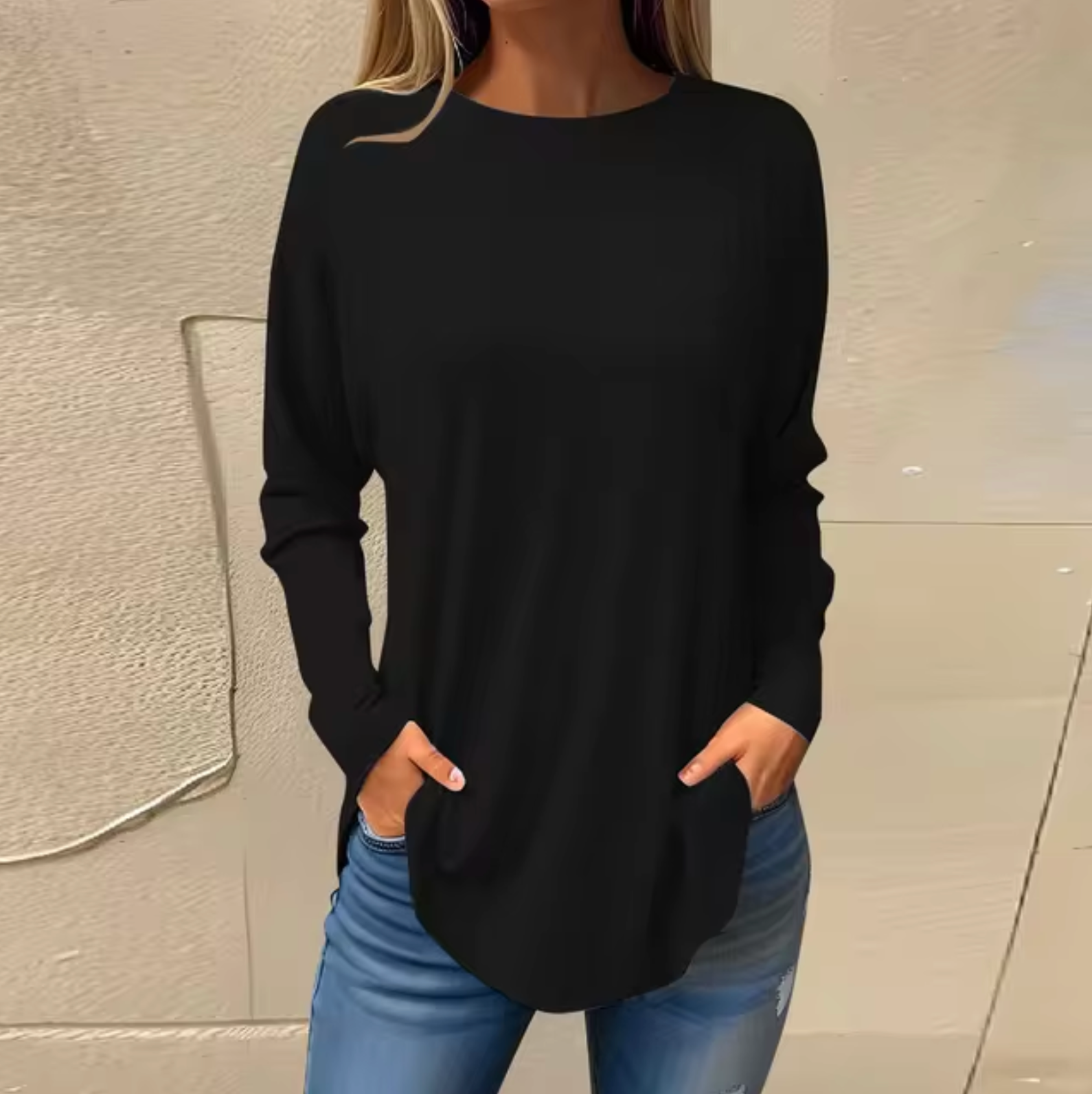 Valenzora - Round neck sweater made of cotton